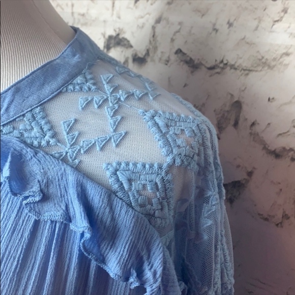Baby blue boho lace sleeve top - Picture 3 of 6